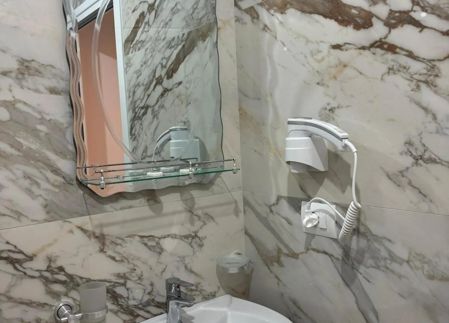 Anila'S Roooms Garden View Apartment Sarande