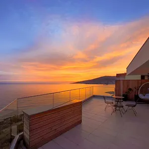 Hotel Dorchester, Sarandë